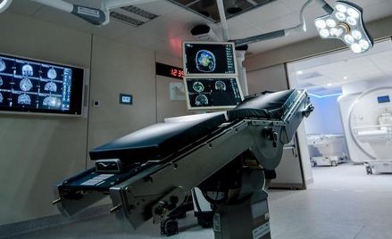 Synektik powoli poprawia wyniki