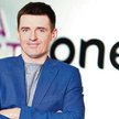 Robert Bednarski jest prezesem Onetu od stycznia 2012 roku. Ma 41 lat, w internetowej grupie pracuje