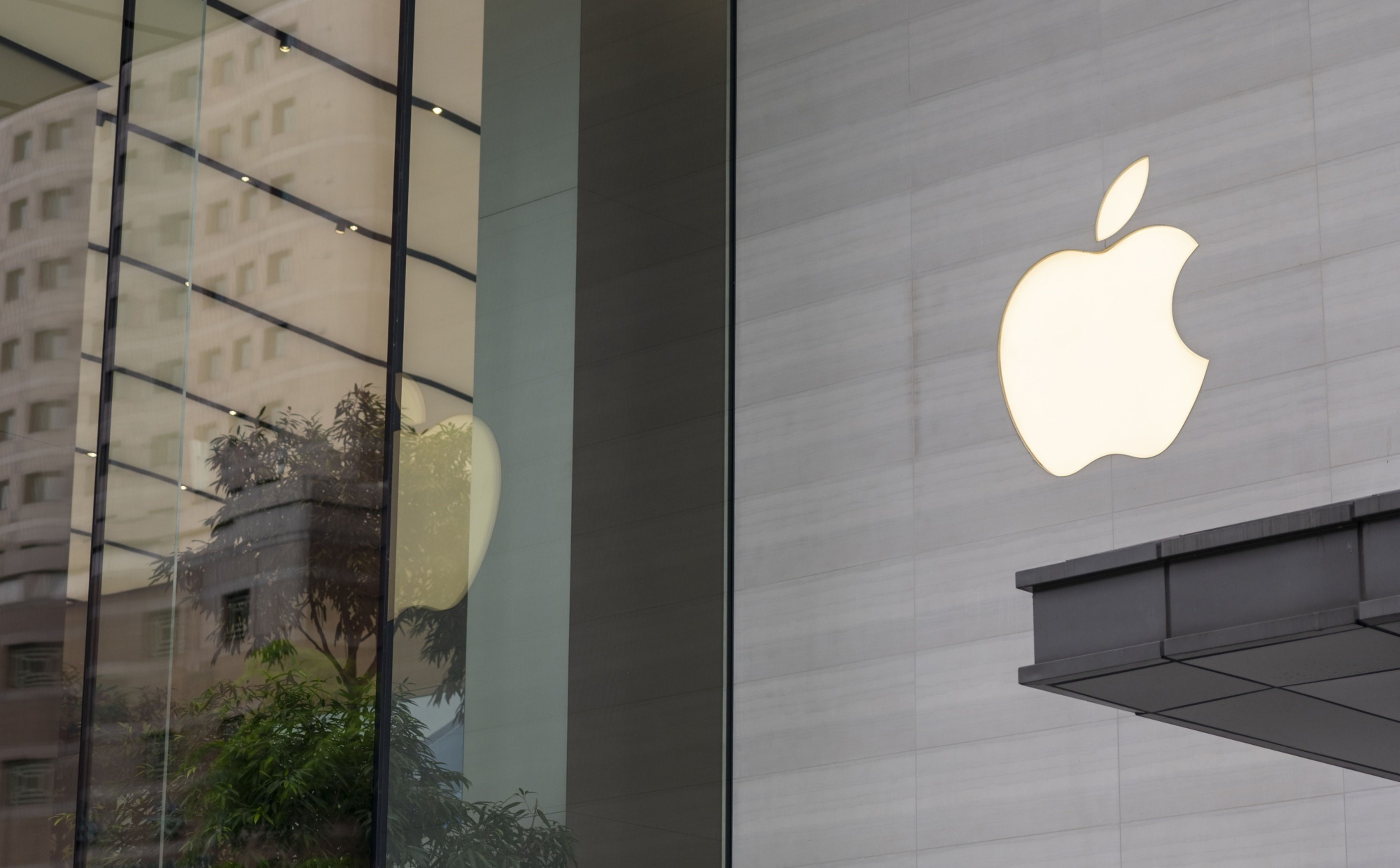 Apple rzuca wyzwanie OpenAI. Szykuje własne urządzenie AI do noszenia na ubraniu