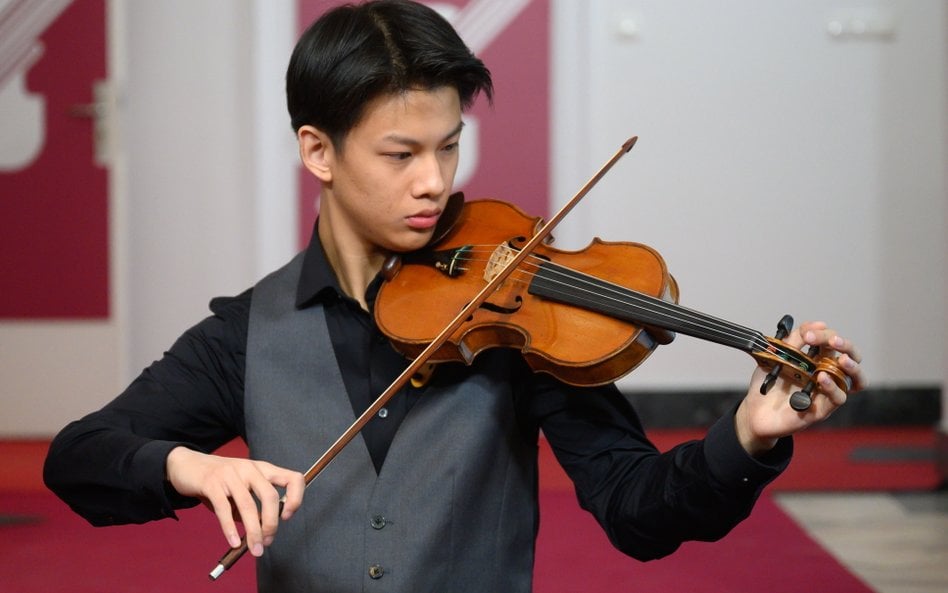 Qingzhu Weng z Chin