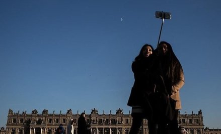 Francja – czarny rok dla sklepów i turystyki