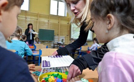 Pieniądze dla nauczycieli. Podwyżki tak, więcej pracy nie