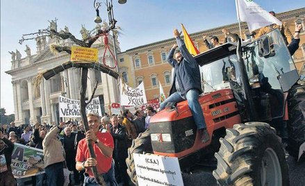 Na ulicach Rzymu protestowali rolnicy. Żądali, by rząd zdecydowanie wspierał włoskie rolnictwo