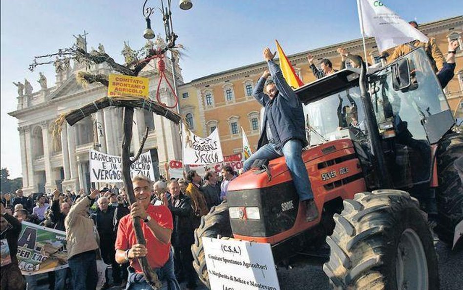 Na ulicach Rzymu protestowali rolnicy. Żądali, by rząd zdecydowanie wspierał włoskie rolnictwo