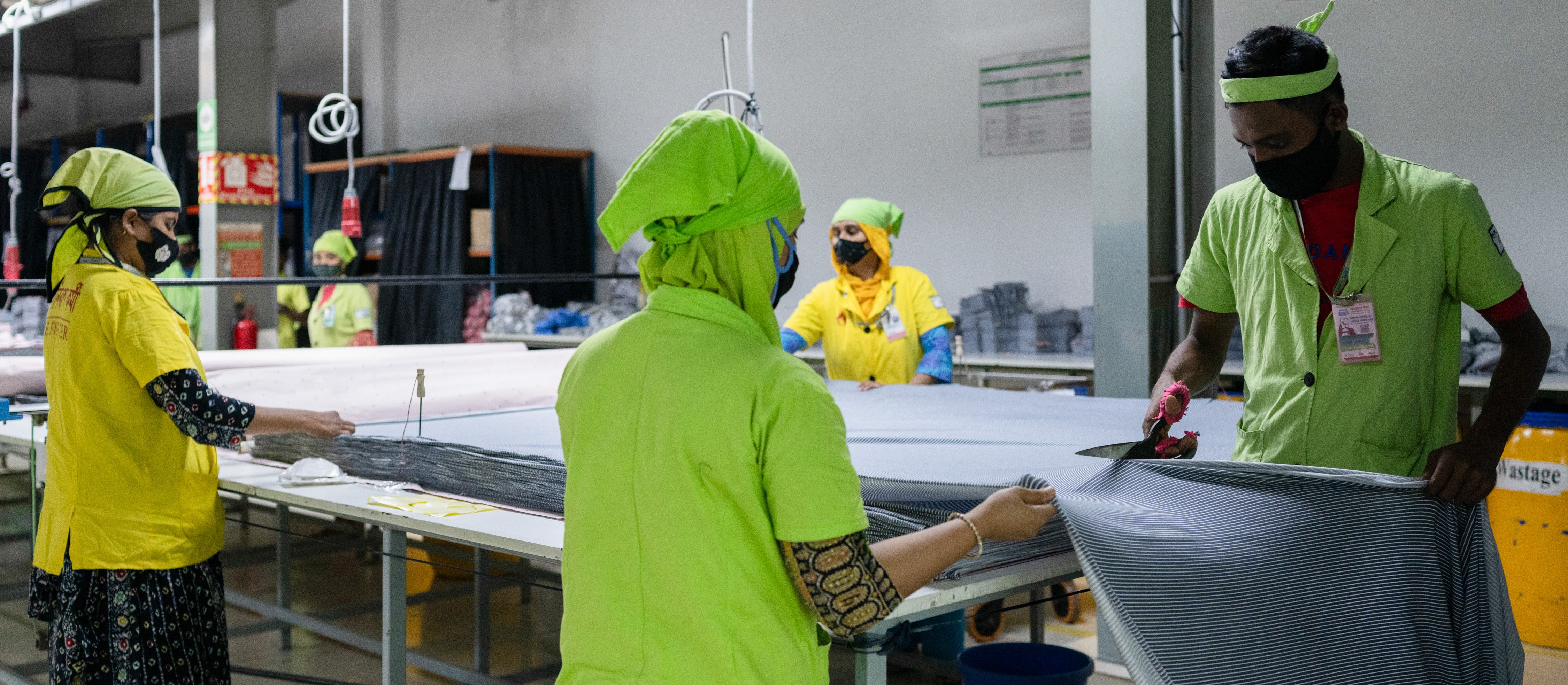 Ubrania z sieciówek muszą zdrożeć. Kolejna ofiara wojny z Iranem