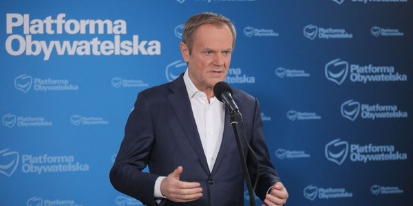 Tusk: Morawiecki chce wziąć udział w spotkaniu antyukraińskiej międzynarodówki