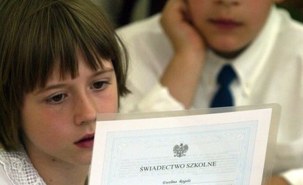 Szkoły mają problem ze świadectwami ósmoklasistów. MEN wyjaśnia, co robić