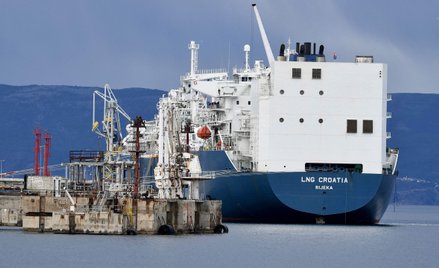 Na morzu przybywa czekających gazowów, bo przy wysokich zapasach gazu Europejczykom wcale tak bardzo