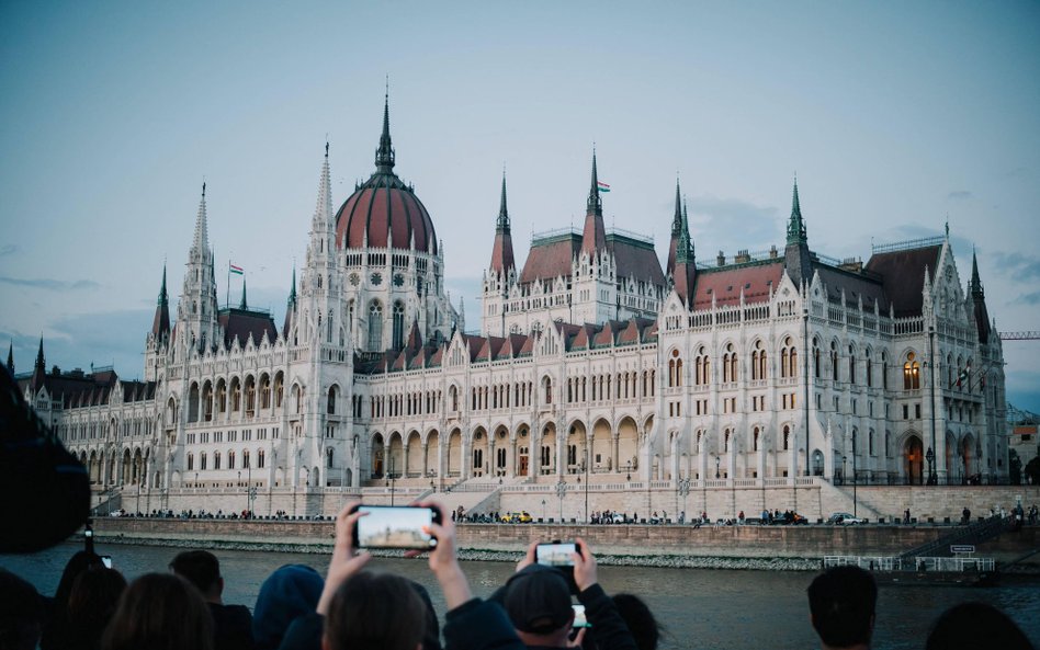 W tym roku Polacy planujący wakacje chętniej wybierają wyjazdy zorganizowane do krajów postrzeganych