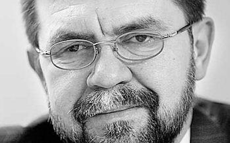 profesor Krzysztof Rączka z Uniwersytetu Warszawskiego