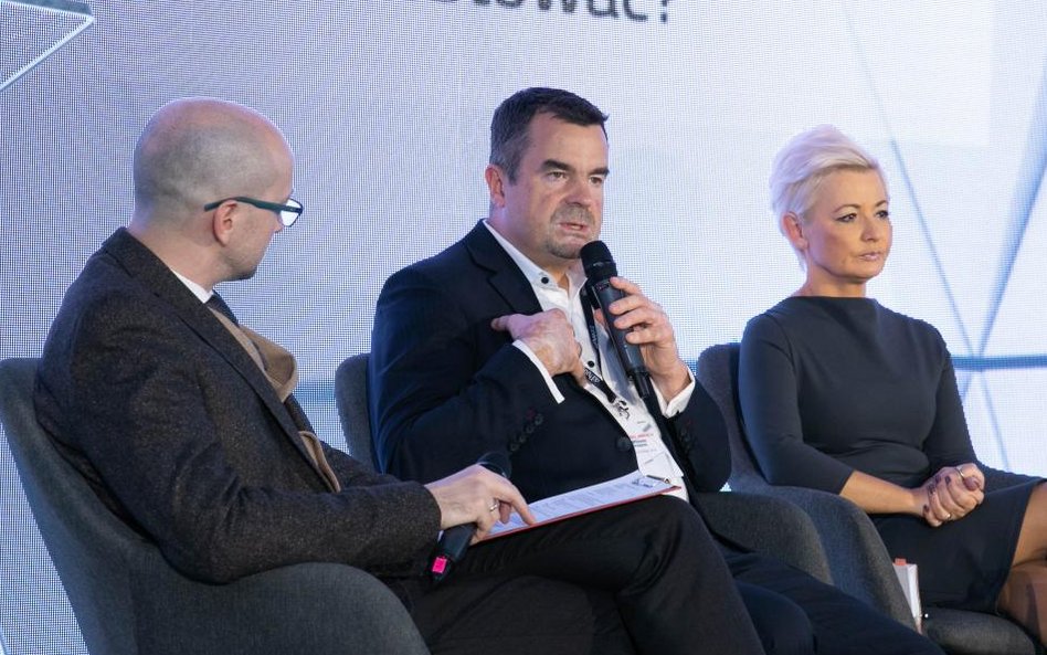 Adam Roguski – moderator, „Parkiet”, ”, Artur Kaźmierczak – partner w Grupie Mzuri, Iwona Sroka – cz