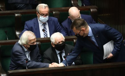 Politycy obozu władzy, w tym prezes PiS Jarosław Kaczyński, w Sejmie