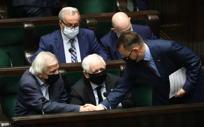 Politycy obozu władzy, w tym prezes PiS Jarosław Kaczyński, w Sejmie