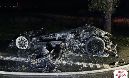 Hybrydowe BMW i8 doszczętnie spłonęło niedaleko Tczewa