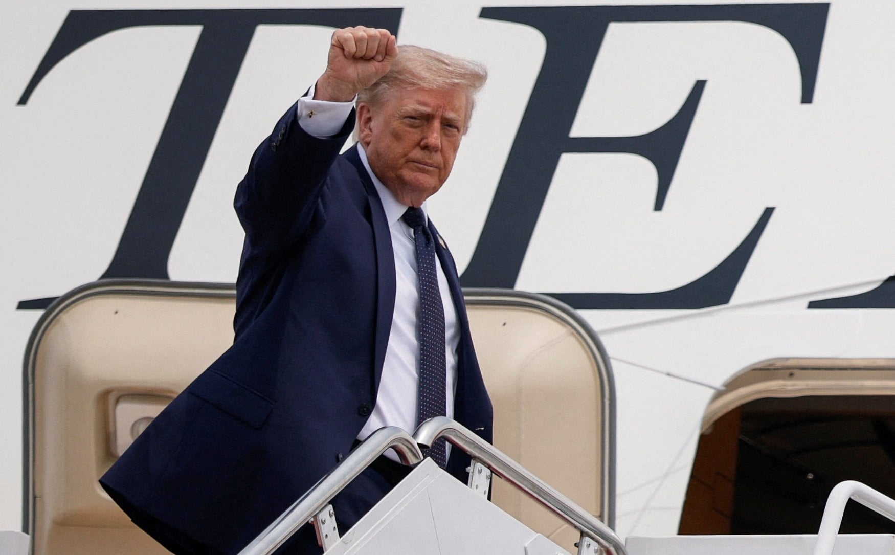 Дональд Трамп манипулирует избирательной системой
