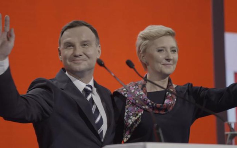 W spocie Andrzeja Dudy obrazki z zeszłotygodniowej konwencji przeplatane są dynamicznymi ujęciami fi