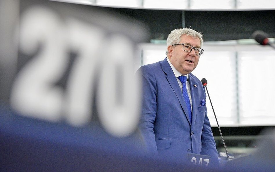 Czarnecki: Kto zyska po epidemii? Mecz bez faworyta