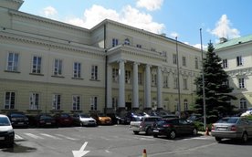 Zdaniem autorów raportu stolica rokrocznie wydaje niemało na zadania potwornie niszowe, a niekiedy w