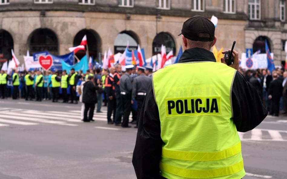 KGP: zagłuszanie legalnych zgromadzeń to wykroczenie