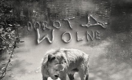 Masłowska skacze w rozjuszony tłum