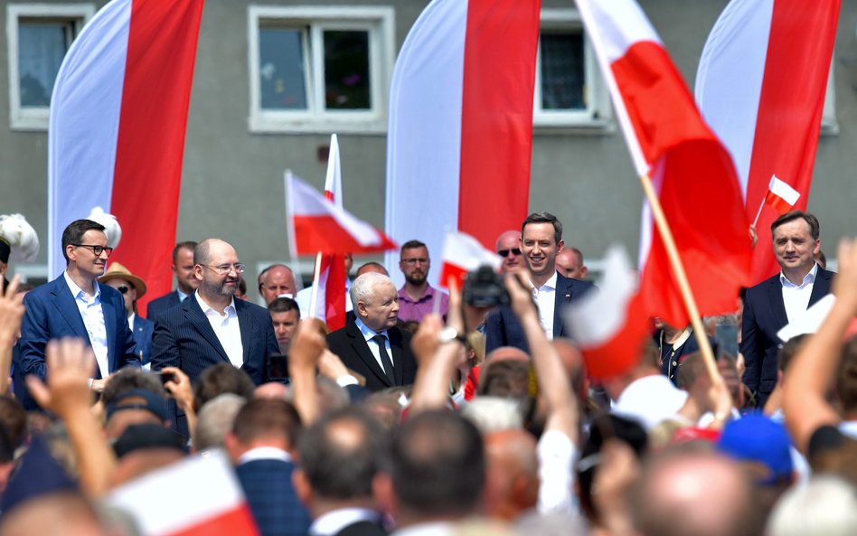 Sobotni wiec w Bogatyni był manifestacją jedności obozu władzy