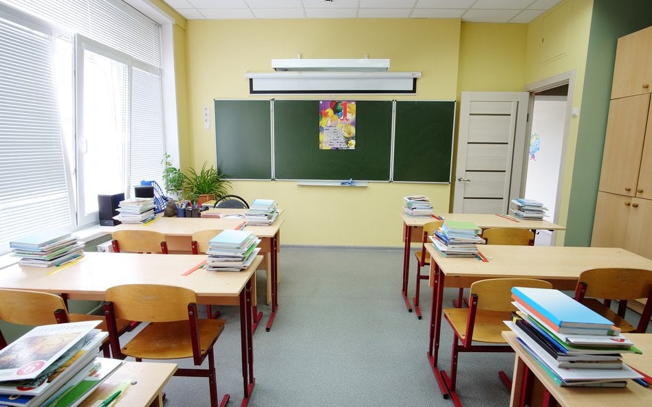 Kto powinien zbierać dane o nieobecnościach uczniów? MEN: „To kwestia wymagająca analizy”