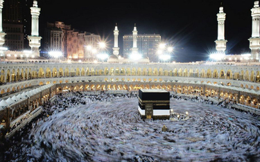 Al-Kaaba w Mekce to główny cel rytualnej pielgrzymki, którą każdy muzułmanin powinien odbyć przynajm