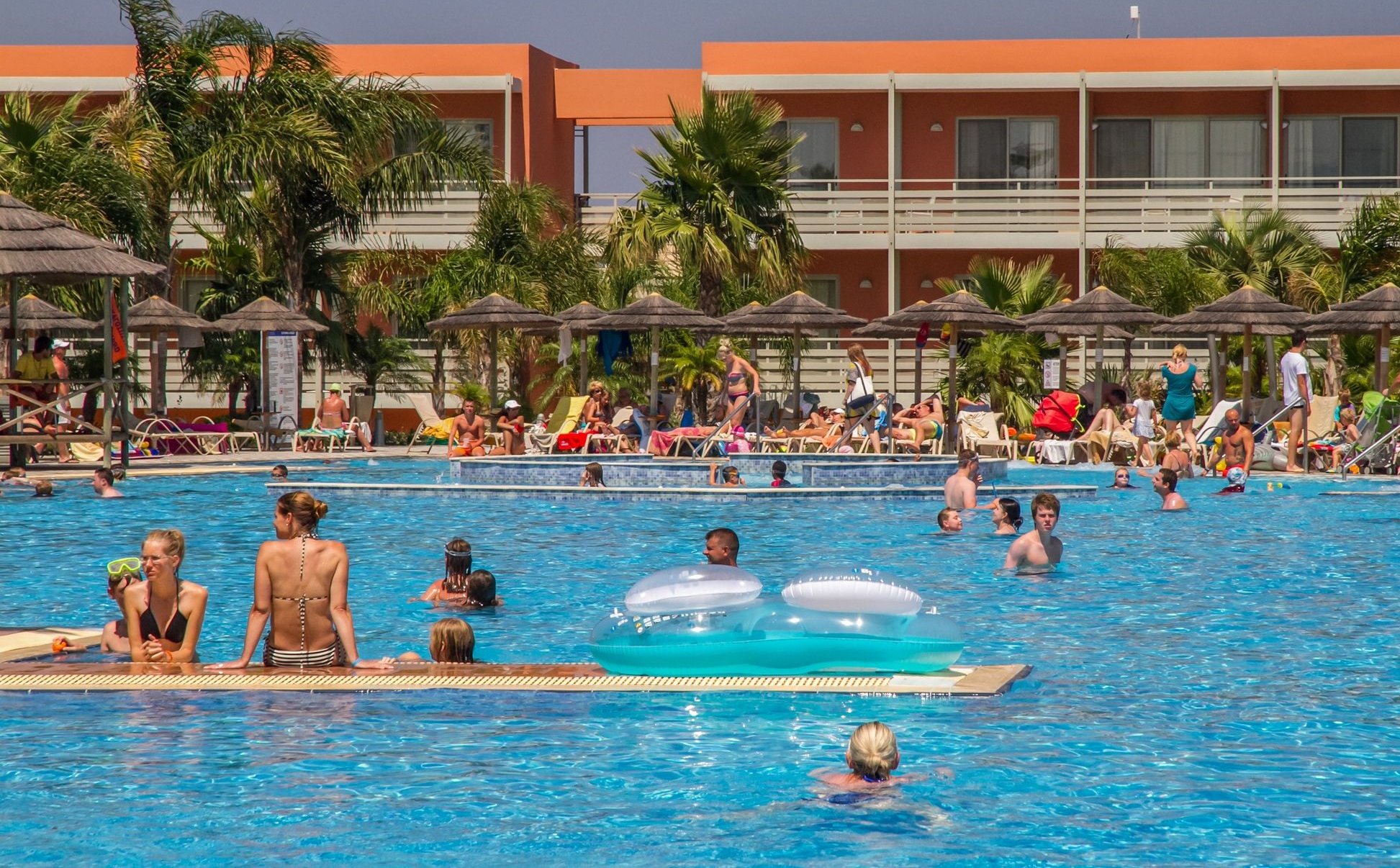 Dobre wyniki greckiej turystyki - więcej Amerykanów i Rosjan, ale mniej Europejczyków