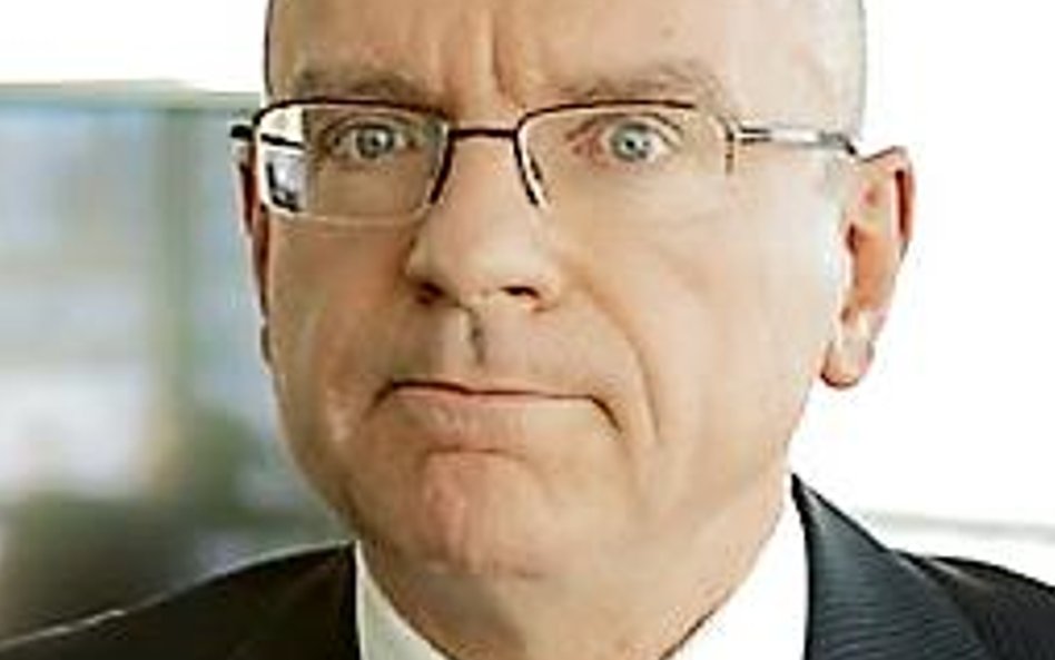 Paweł Durjasz, główny ekonomista PZU, Absolwent Szkoły Głównej Handlowej oraz Uniwersytetu Sztokholm