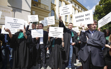 Protest adwokatów w Warszawie.
