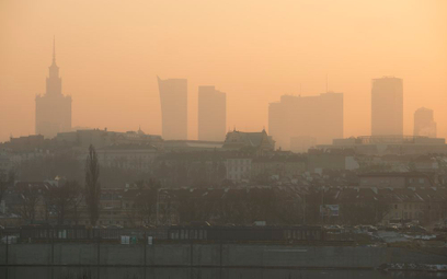 Smog był wielkim problemem w Warszawie zimą 2016/2017 (zdjęcie z lutego 2017 r.).