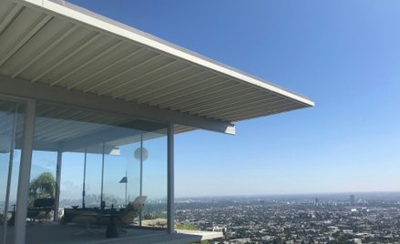 Case Study House No. 22 wybudowano w 1959 r. w Los Angeles. To projekt amerykańskiego architekta Pie