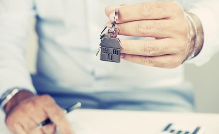 Powszechne uwłaszczenie: rynek nieruchomości zablokowany przez zaświadczenia w sprawie przekształcen