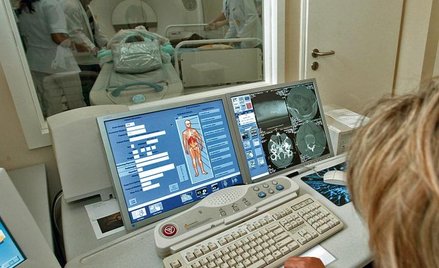 Lekarze wykorzystują techniki komputerowe zamiast skalpela