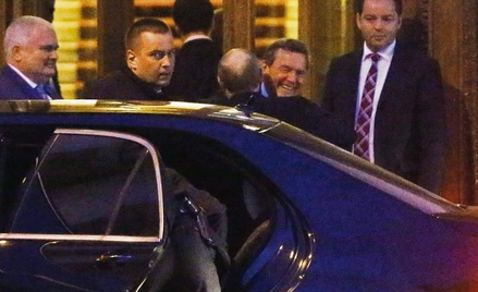 W poniedziałek w Pałacu Jusupowa w Petersburgu Władimir Putin obchodził 70. urodziny Gerharda Schröd