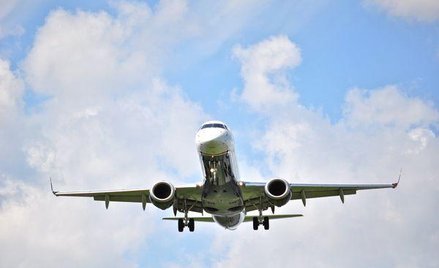 W nadzwyczajnych okolicznościach przewoźnik musi zapewnić opiekę pasażerom