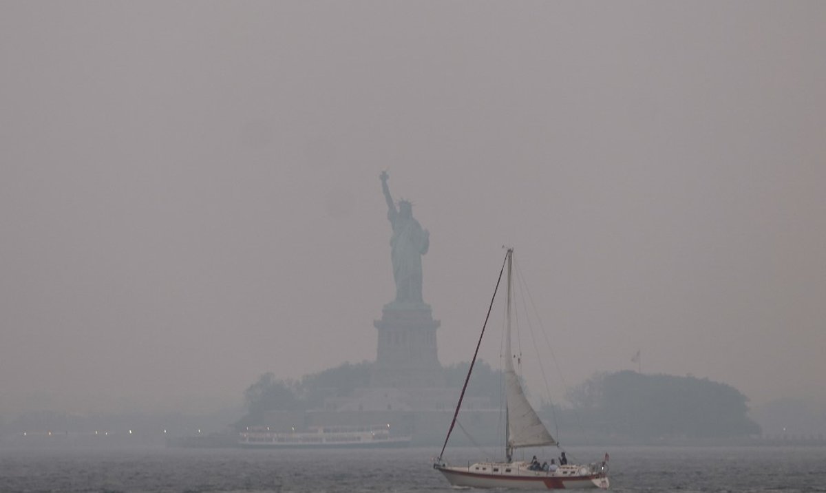 Lesní požáry v Kanadě.  Toxický kouř se dostává do New Yorku