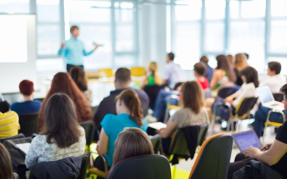 Umowa lojalnościowa zabezpieczy inwestycje w edukację pracownika