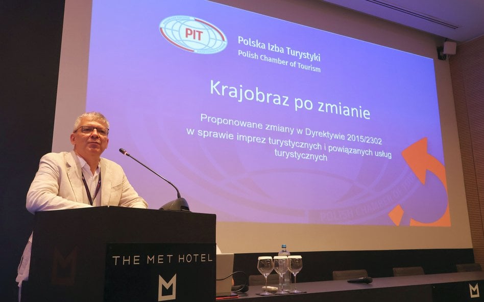 Prezes Polskiej Izby Turystyki zatytułował swoje wystąpienie „Krajobraz po zmianie". Omówił w nim na