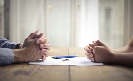 Rozwód przed urzędnikiem? RPO ostrzega przed utratą prawa do alimentów