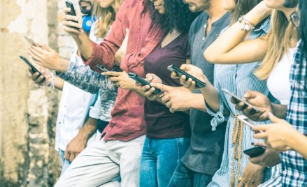 Rossmann ostrzega: SMS o wygranej to atak hakerów