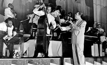 Orkiestra Duke’a Ellingtona podczas koncertu w Apollo Theater w Nowym Jorku, 1947 r.