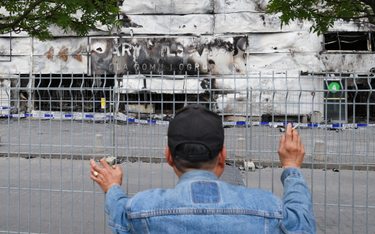 Spalona hala targowa przy ulicy Marywilskiej 44 w Warszawie,