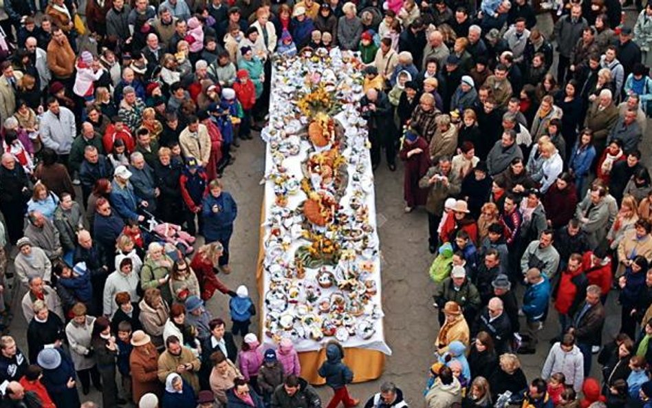 Święcenie pokarmów to zwyczaj przestrzegany obecnie przez 94 proc. rodzin