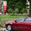 Sprzedaż e-aut i budowa nowych stacji ładowania coraz bardziej się rozmijają