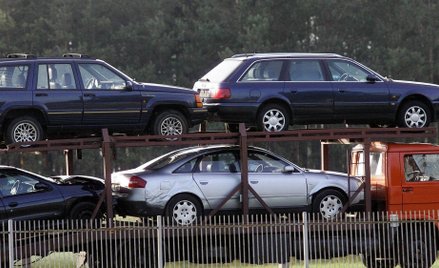 Importujemy coraz więcej aut. Głównie te powyżej 10 lat