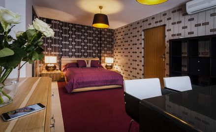 Hotel Petrochemia znajduje się w Płocku i należy do grupy Orlen. Służy głównie jej pracownikom. Prze