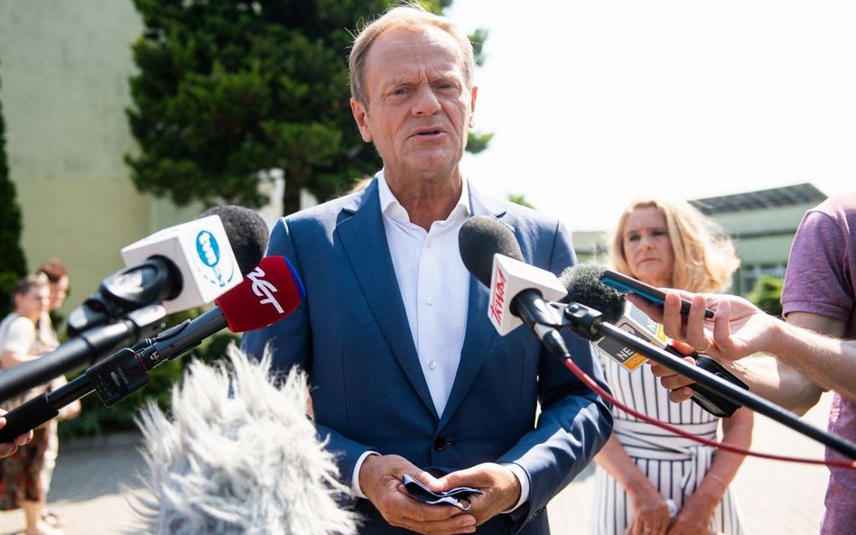 Tusk: Polsce grozi izolacja - to stawka tych wyborów