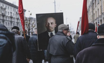 Uroczystości z okazji 101. rocznicy rewolucji październikowej w Mińsku.