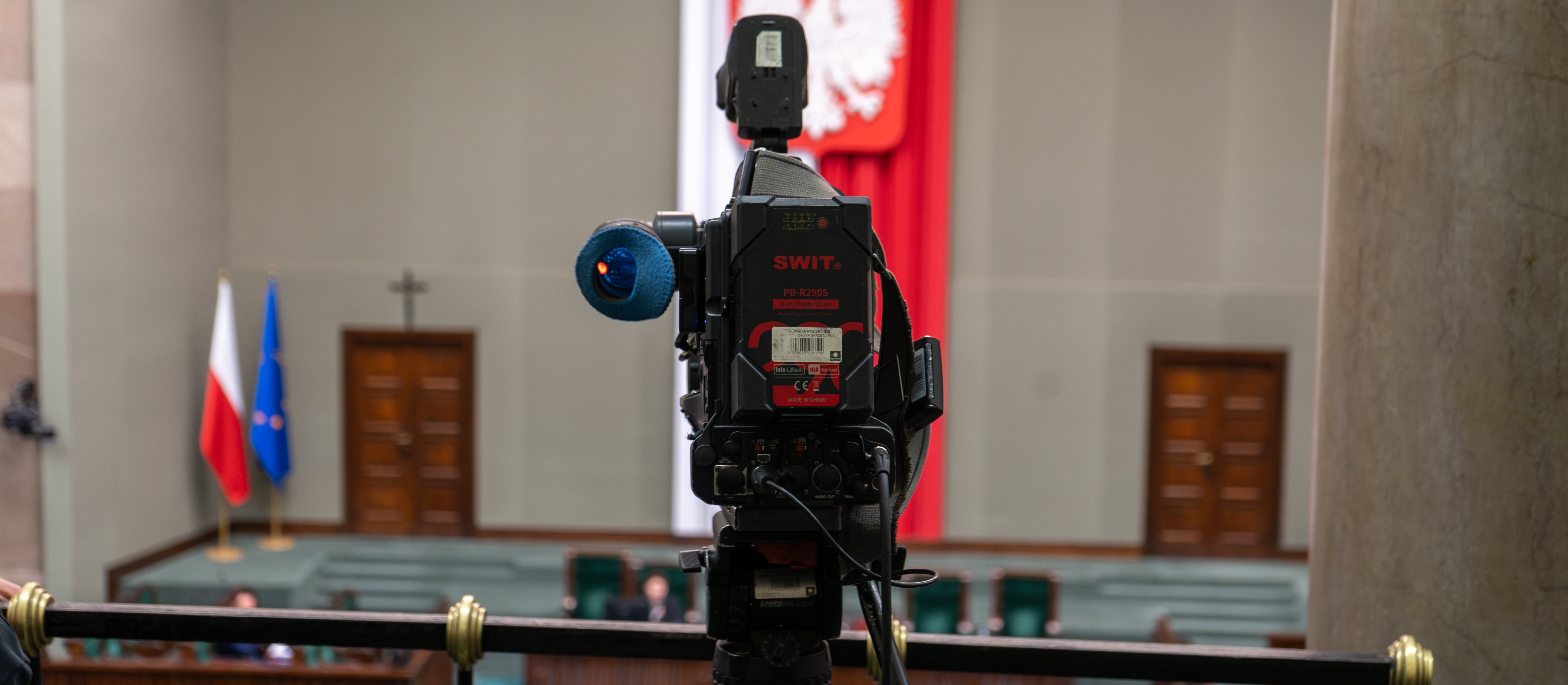 Najnowszy sondaż partyjny. Po wyborach mogłoby dojść do pata